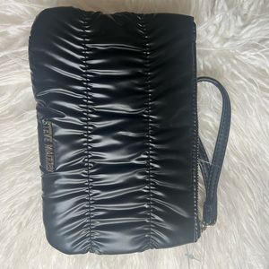 Steve Madden wristlet